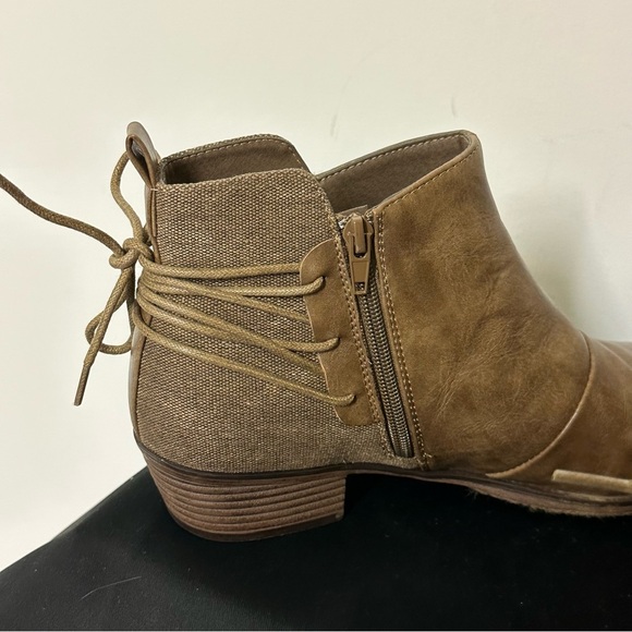 Natural Reflections Tan Boots with Lace Up Back Sz 10 - Picture 8 of 9